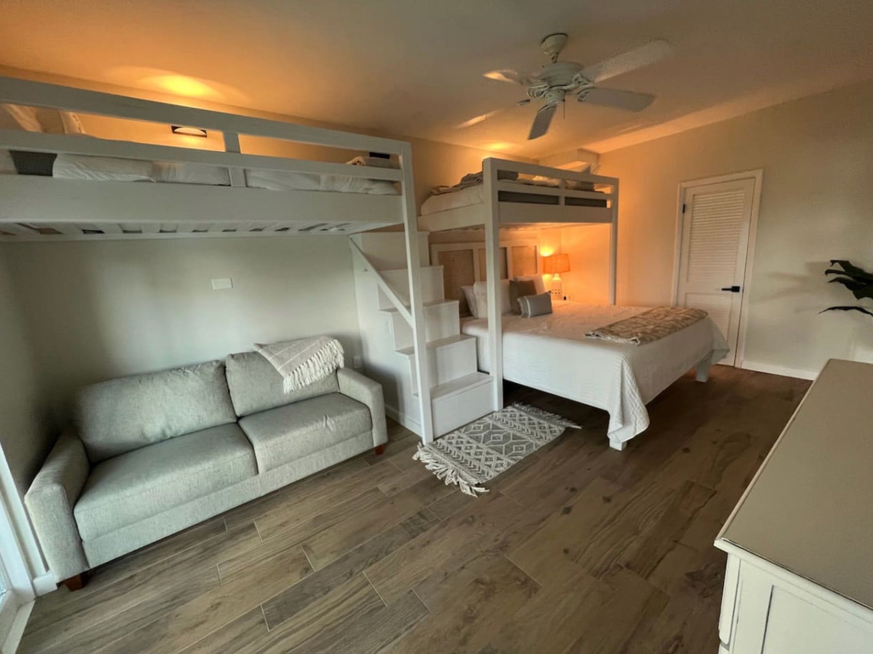 Seagate villa photo.
